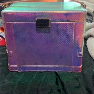 Iridescent make up organizer